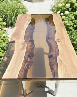 Minimalist Clear Epoxy Resin Coffee Table – Handcrafted & Polished