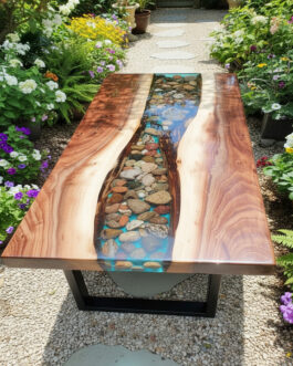 Handcrafted Clear Epoxy Coffee Table – Minimalist Design with Natural Pebbles